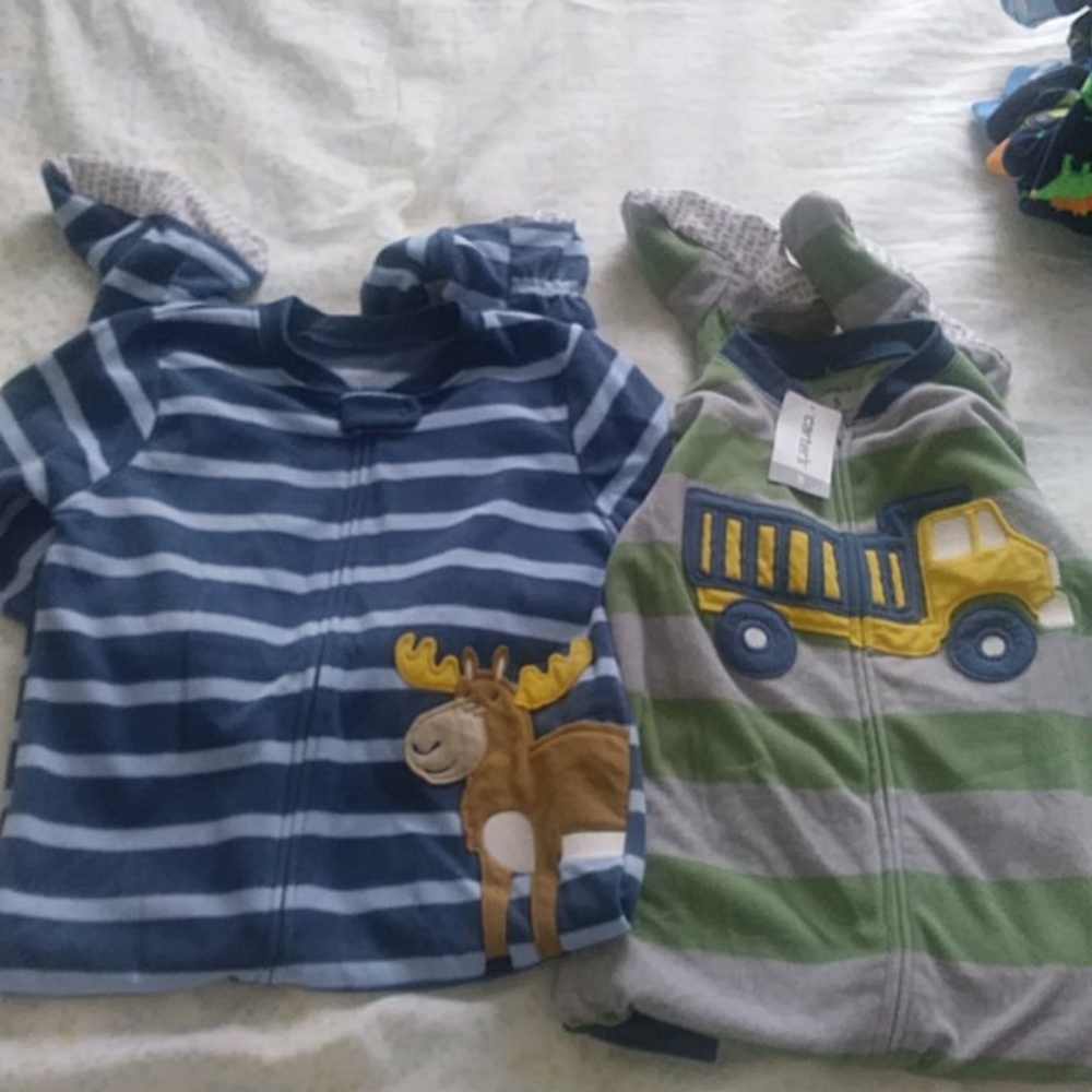 New 2 PieceFleece Footie PJs

 Truck and a moose
